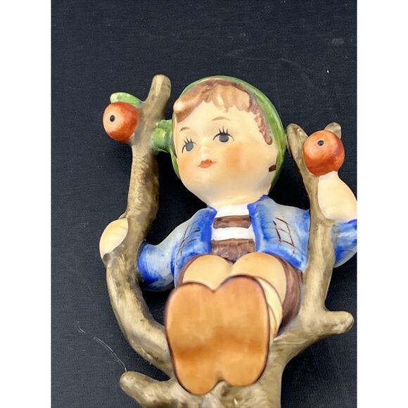 GOEBEL HUMMEL FIGURINE TMK5 #142 4 inch Apple Tree Boy - Picture 8 of 10